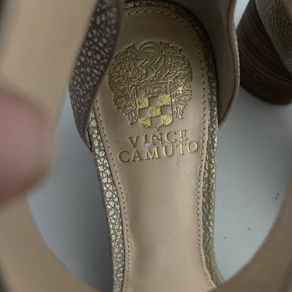 Vince Camuto Jacon Leather Champagne Metallic Ankle Strap Sandals Size 9 New - Picture 2 of 7
